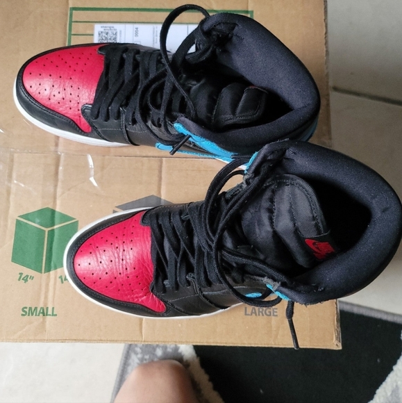 Air Jordan 1s - Picture 6 of 8